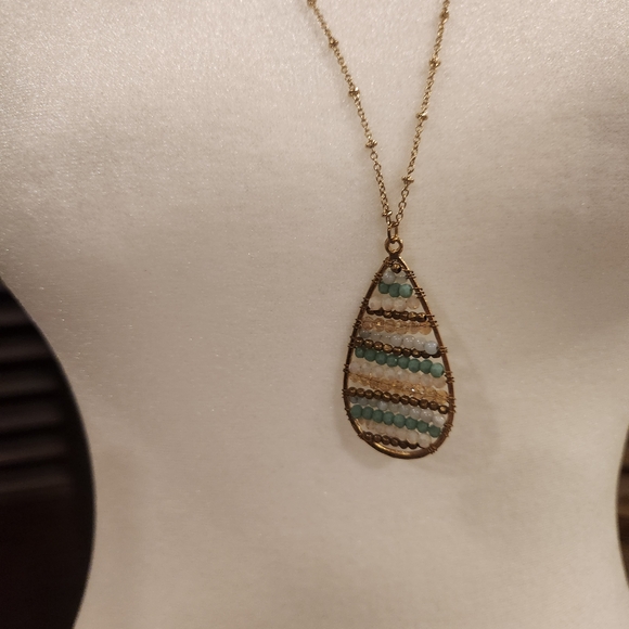 Elegant Gold and Turquoise Layered Necklace Set - Picture 2 of 4